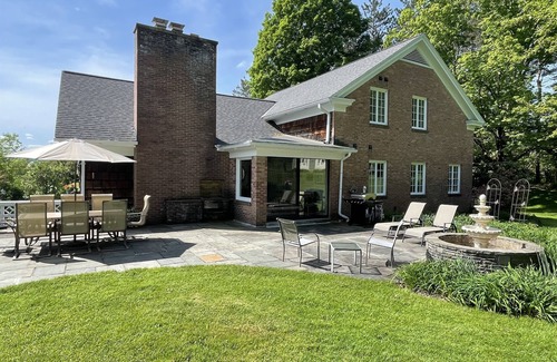 Oneonta House | Awesome Hills, Terrific views, spacious interior, large patio, minutes to ASV