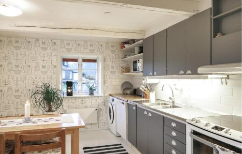 Ostra Sonnarslov House | Awesome Home In Östra Sönnarslöv