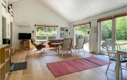 Oster Somarken House | Awesome Home In Aakirkeby With Wifi