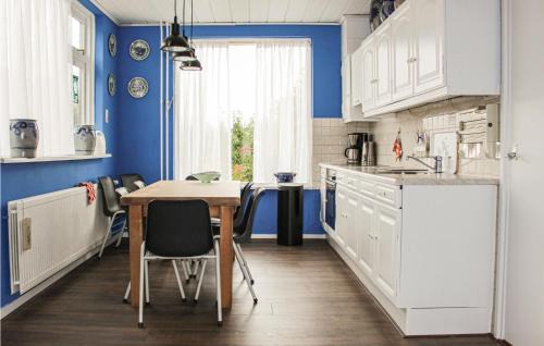 Acquoy House | Awesome Home In Acquoy With Wifi