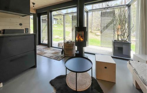 Fristad House | Awesome Home In Fristad With Kitchen