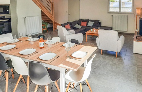 Hirel House | Awesome home in Hirel with WiFi