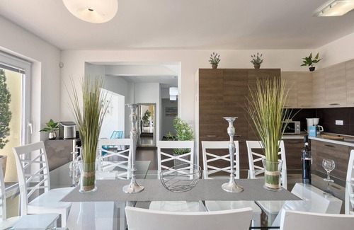 Muzini House | Awesome home in Naselje Muzini