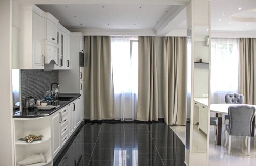 Mirac House | Awesome home in Kotor