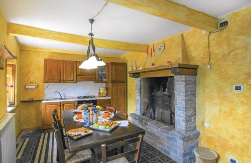Montefegatesi House | Awesome home in Montefegatesi with WiFi