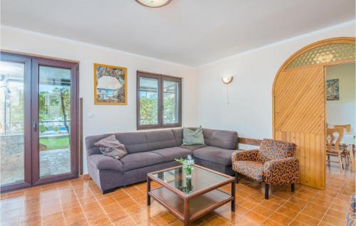 Gostinjac House | Awesome Home In Malinska With Wifi