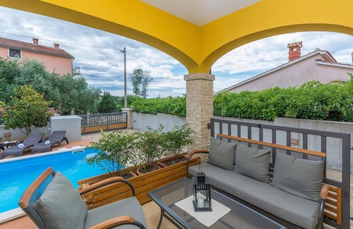Zbandaj House | Awesome home in Porec
