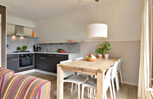 Vlagtwedde House | Awesome home in Vlagtwedde with kitchen