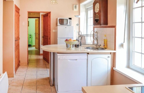 Volckerinckhove House | Awesome home in Volckerinckhove with 5 Bedrooms and WiFi