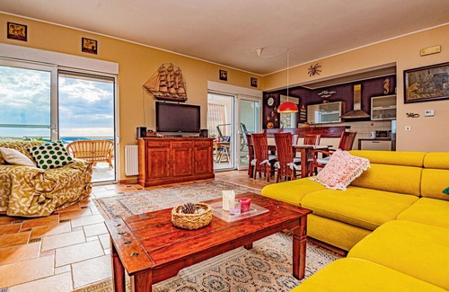 Zaboric House | Awesome home in Zaboric with WiFi