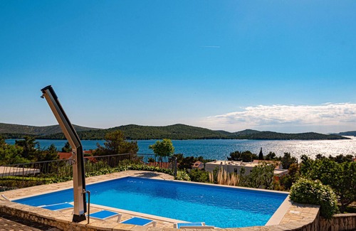 Zaboric House | Awesome home in Zaboric with WiFi
