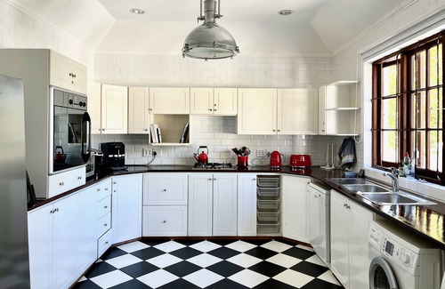 Newlands House | Awesome home near Newlands Forest