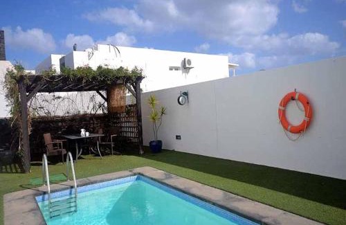 Puerto del Carmen Villa | Awesome Puerto Del Carmen Villa 3 Bedrooms Villa Tacataca Pool Table Great Terrace Area