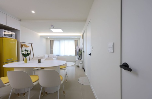 Goyang Villa | [AWESTAY202] Seoul near DMC/New, Full Option/Sleeps7/2BR,4 Beds,1BA/Free Parking