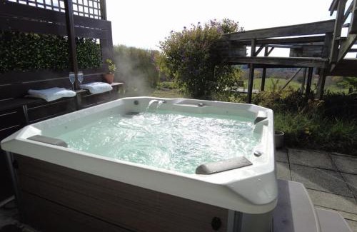 Rotorua House | Aww Sheep-Uninterrupted Panoramic View with Spa
