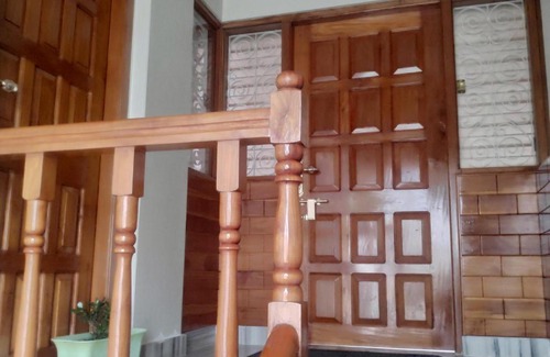 Laitumkhrah Bed & Breakfast | Ayarn 847 Home Stay