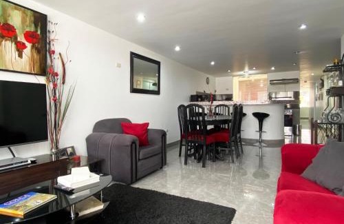 Cerro Colorado District Apartment | Ayli Apart Hotel