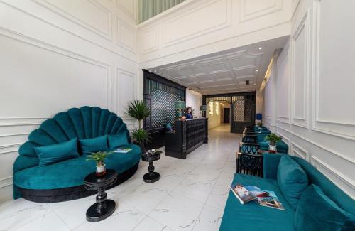 Truc Bach Hotel | Azen Lakeside Hotel & Travel
