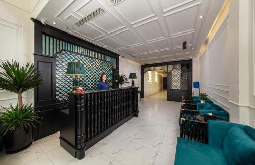 Truc Bach Hotel | Azen Lakeside Hotel & Travel