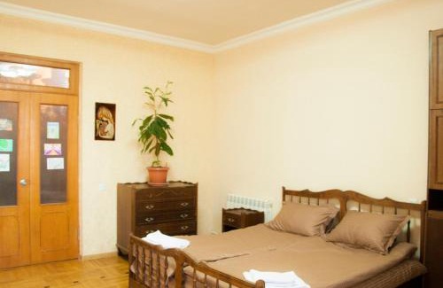 Geghashen House | Azhdahak B&B in Geghashen , Abovyan