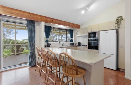 Wentworth Falls House | Azimuth - Spacious Family Retreat with City Views