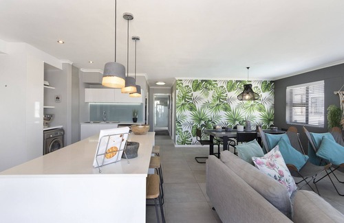Big Bay Apartment | Azure 220, Blouberg