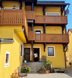 Tannesberg Bed & Breakfast | Bäckerei & Pension Seegerer