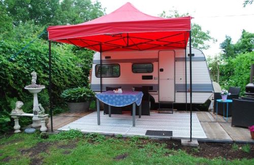 Municipality of Molenlanden Bed & Breakfast | B&B Öland Caravan "Juf Jansen"