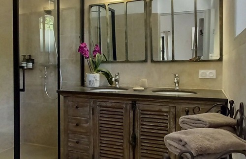 Le Castellet Bed & Breakfast | B&B Au Temps pour Vous, in the middle of the vineyards of Bandol
