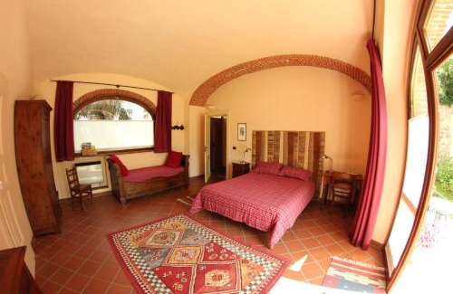 Ivrea Bed & Breakfast | B&B Cascina Moncrava