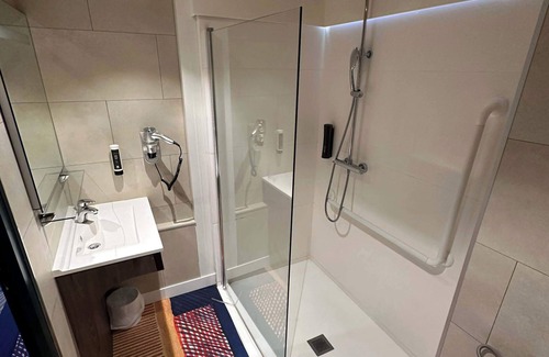 Saint-Pierre-en-Faucigny Hotel | B&B HOTEL Saint-Pierre-en-Faucigny Bonneville