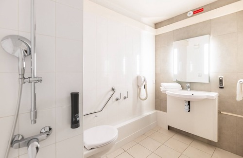 Bron Hotel | B&B HOTEL Lyon Eurexpo Bron