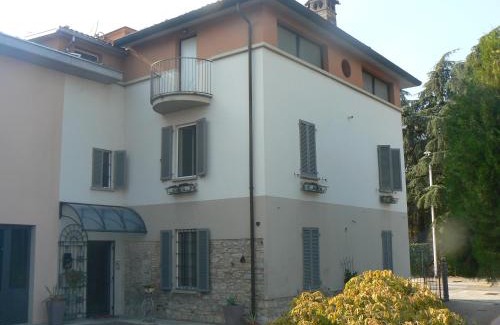 Collecchio Bed & Breakfast | B & B IL GIARDINETTO