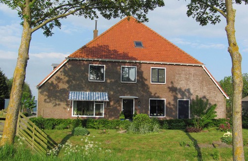 Schellinkhout Apartment | B&B in traditional Dutch farmhouse