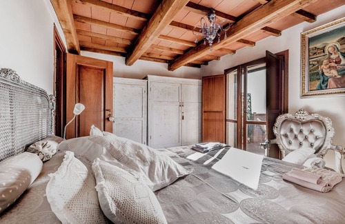 Riano Bed & Breakfast | B&B La Candelora on the outskirts of Rome. Swimming pool, reception, relaxation, nature