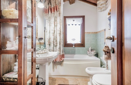 Riano Bed & Breakfast | B&B La Candelora on the outskirts of Rome. Swimming pool, reception, relaxation, nature
