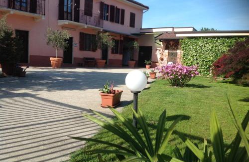 Borgolavezzaro Bed & Breakfast | B&B La Castellana