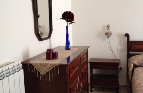 Gioia dei Marsi Bed & Breakfast | B&B La Rosa
