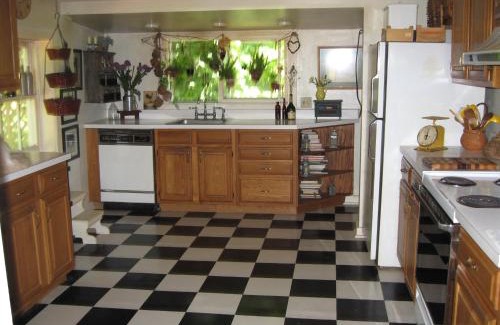 Clinton Corners Bed & Breakfast | B&B on seven acres with private bed & bath