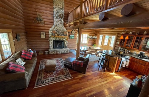 Klickitat County Cabin | B&B Ranch is a cozy cabin with mountain views , perfect for rest and have fun.