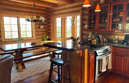 Klickitat County Cabin | B&B Ranch is a cozy cabin with mountain views , perfect for rest and have fun.