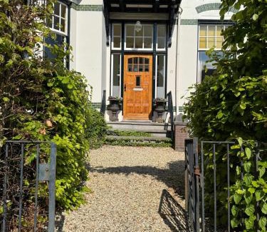 Steenwijk Bed & Breakfast | B&B Villa Frisia