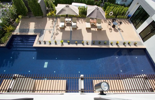 Wichit Apartment | B Deluxe Studio pool & kitchen