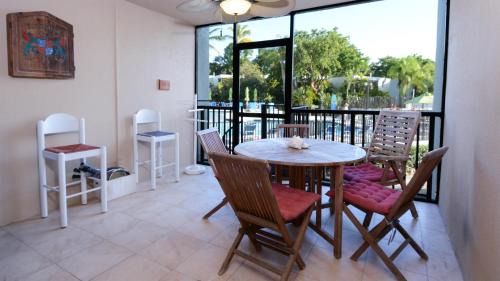 Key Largo Apartment | B105 Moon Bay