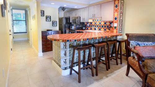 Key Largo Apartment | B105 Moon Bay