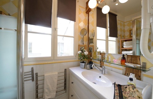 3rd Arrondissement Apartment | B3G Shining