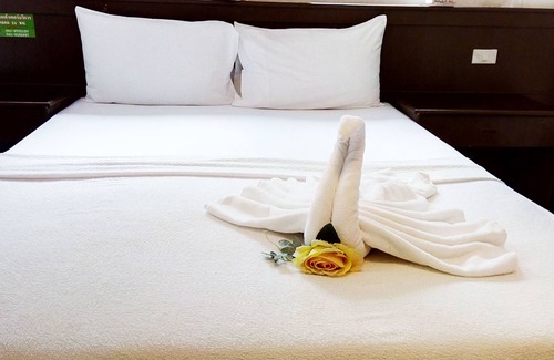 Ron Phibun Hotel | Baan Suan Chong Khao Resort