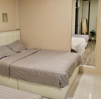 Nong Ya Sai Villa | BaanFarang Poolvilla Suphan Buri