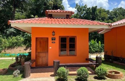 Chong Kham Resort | Baanphuthadol