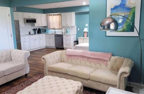 West Cape May Apartment | Bacchus Cottage at WIllow Creek Winery